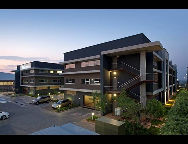 7,296M² OFFICE FOR SALE IN LONGMEADOW